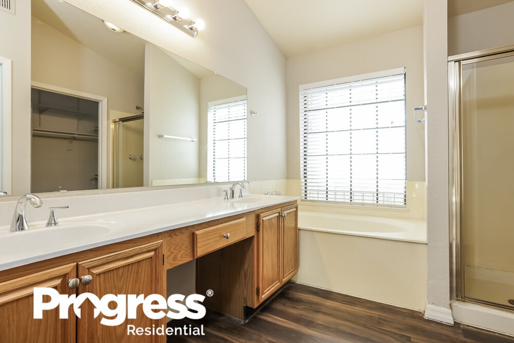 Building Photo - 1209 E Villa Rita Dr