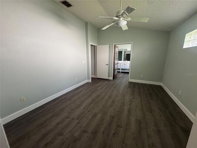Building Photo - 10941 Mill Pond Way