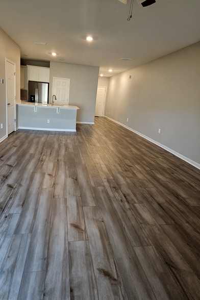 Building Photo - 9801 Fiddleback Ln