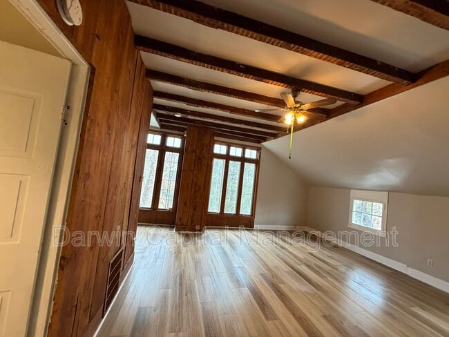 Building Photo - 1 Breakneck Rd