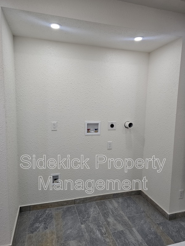 Building Photo - 1157 S Townsend Ave