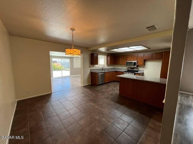 Building Photo - 43770 Santa Rosa Cir