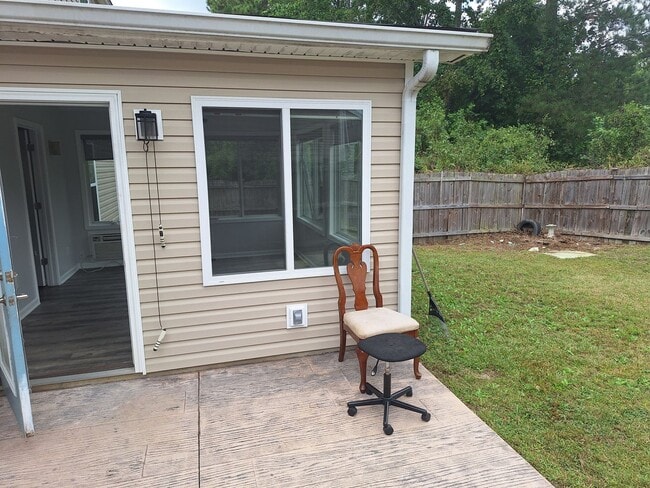 Building Photo - Wonderful Four Bedroom Home Located in Nor...