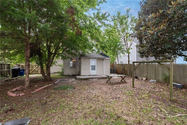 Building Photo - 83 Gillis Rd
