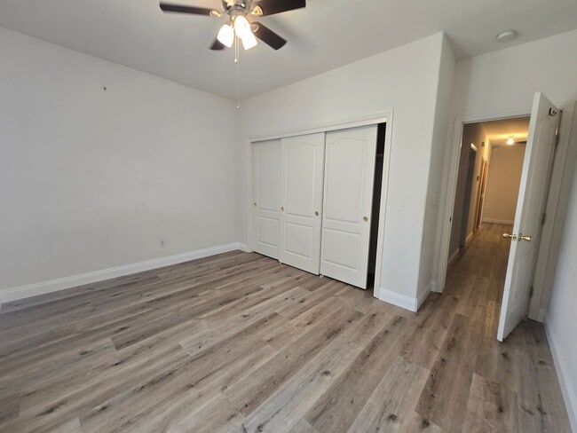 Building Photo - 4 BR + Flex 2 BA Available 9/15