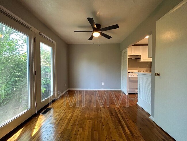 Building Photo - 3029 Rotunda Ct N
