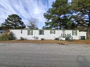 Building Photo - 1925 Bacons Bridge Rd