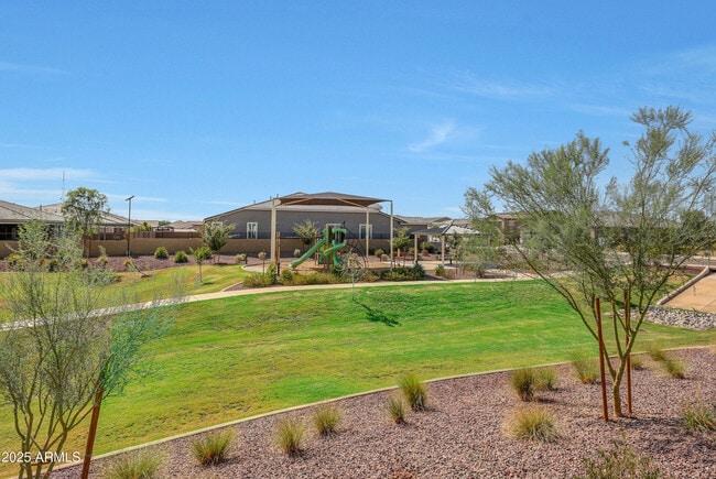 Building Photo - 11049 W Hadley St