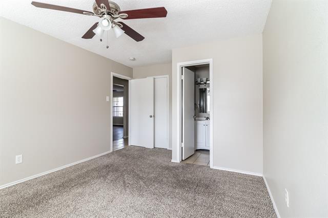 Building Photo - 2942 Mesa View Dr