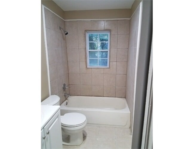 Building Photo - 3922 Wiggins Dr