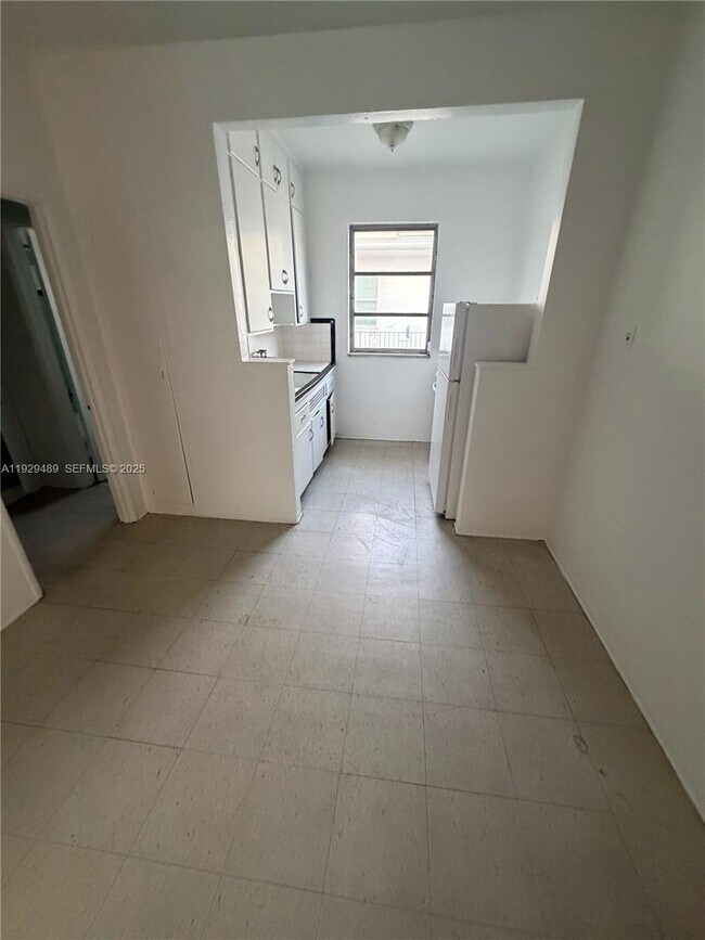 Building Photo - 905 16th St