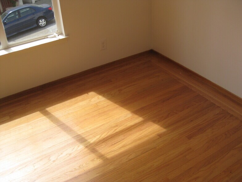 Building Photo - 300 Cortland Ave