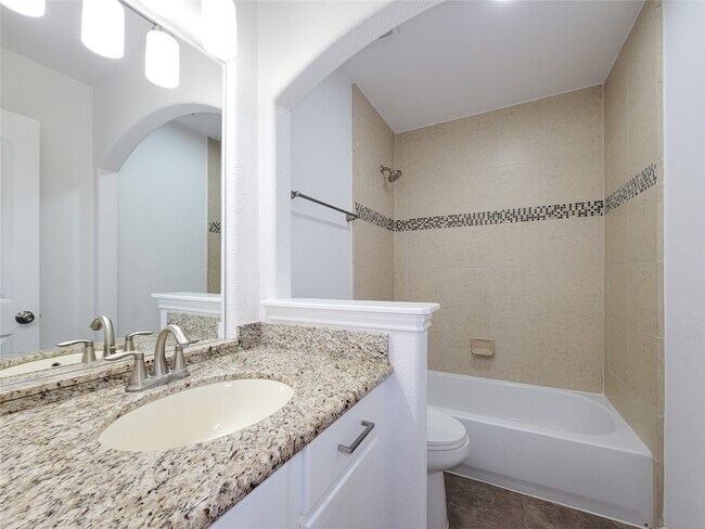 Building Photo - 2814 Bay Springs View