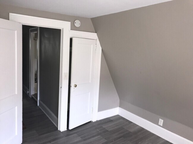 Building Photo - 108 1/2 W Filbert Street