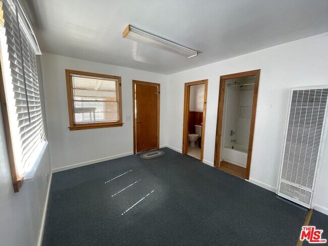 Building Photo - 26 Hfu Cir