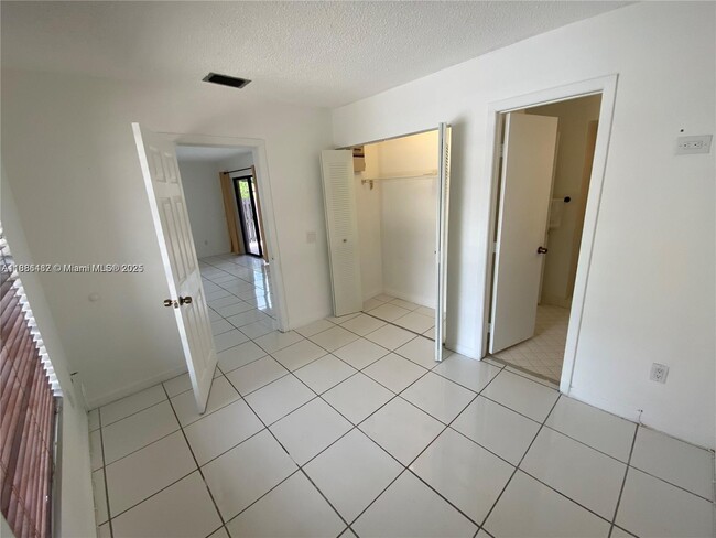 Building Photo - 14965 SW 49th Ln