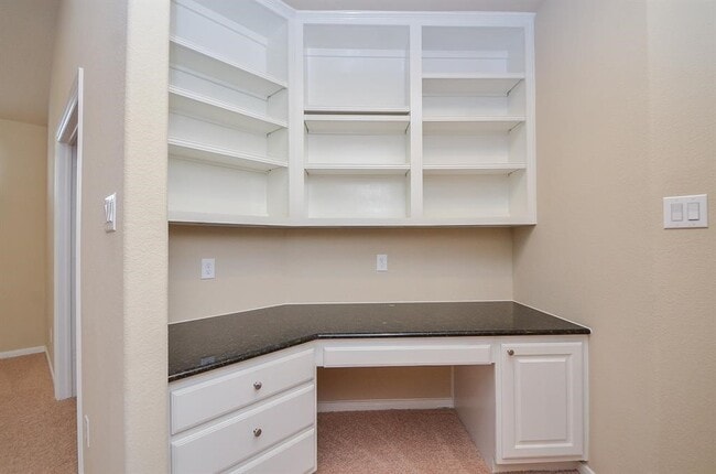 Building Photo - 510 McAllister Ave