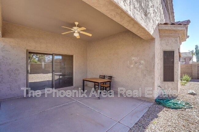 Building Photo - 940 S Silverado St