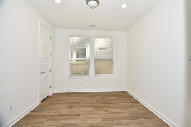 Building Photo - 1804 Homestead Farms Dr