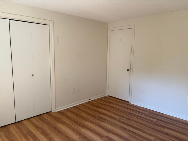 Building Photo - 1007 White Cedar Blvd