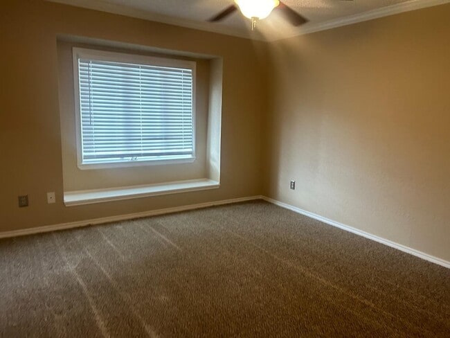 Building Photo - 7702 Knoxville Dr