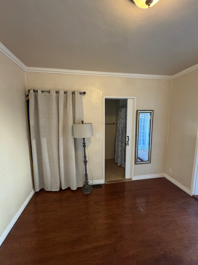 Building Photo - Charming Westside ADU with Private Backyard