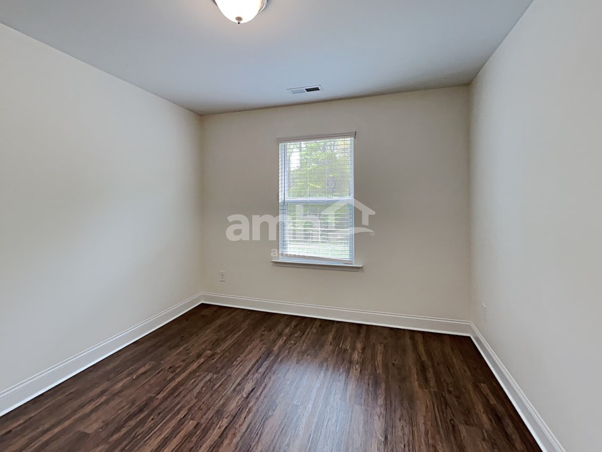 Building Photo - 82 Gregory Dr