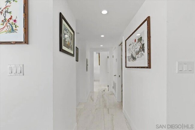 Building Photo - 1830 Avenida Del Mundo