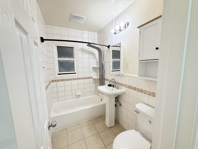 Building Photo - 1 La Presa Ave