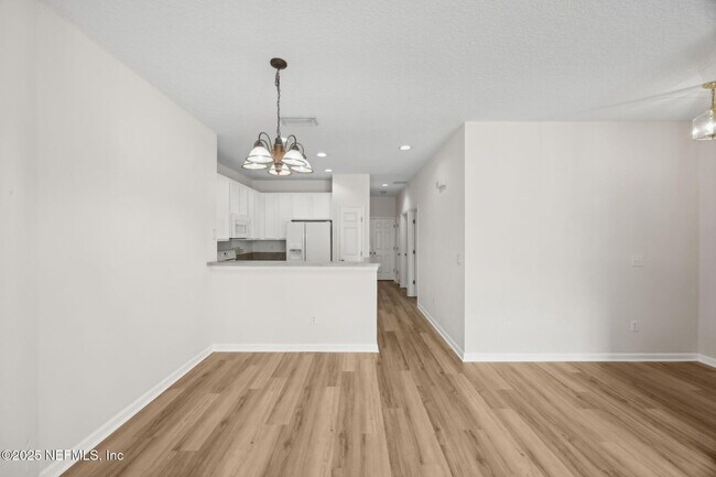 Building Photo - 12301 Kernan Forest Blvd