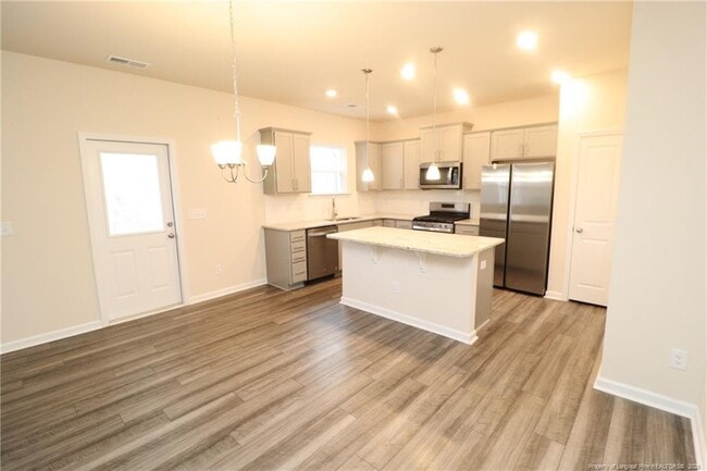 Building Photo - 123 Glen Clova Dr