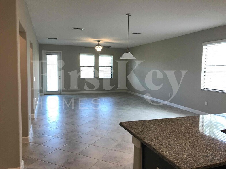 Building Photo - 9901 Victory Gallop Loop