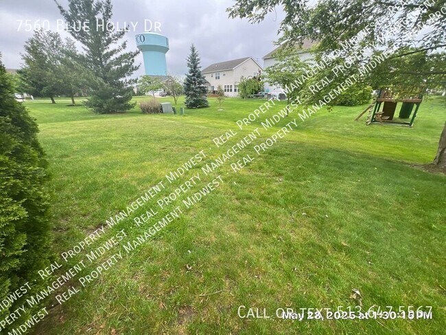 Building Photo - 7560 Blue Holly Dr
