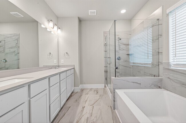 Building Photo - 2216 Inglenook Grv Dr
