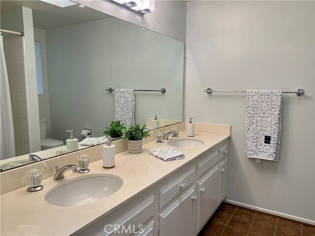 Building Photo - 23211 Meadowbrook Cir