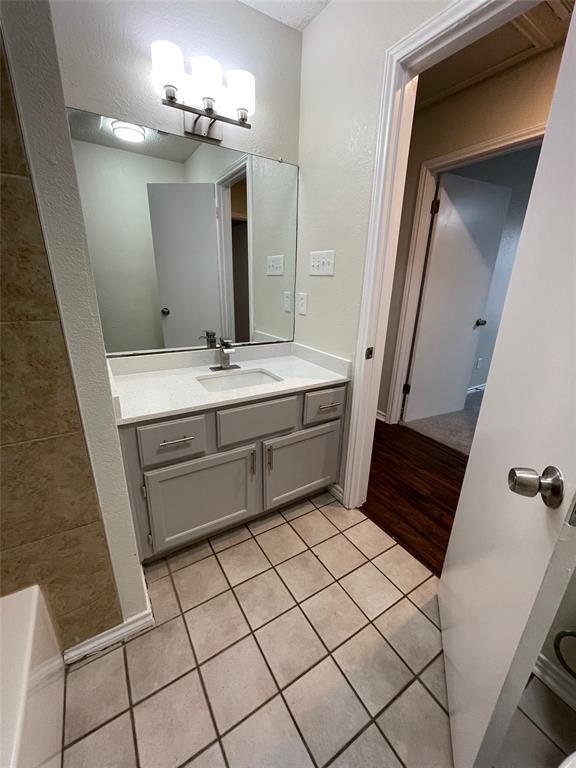 Building Photo - 1231 Armadillo Rd