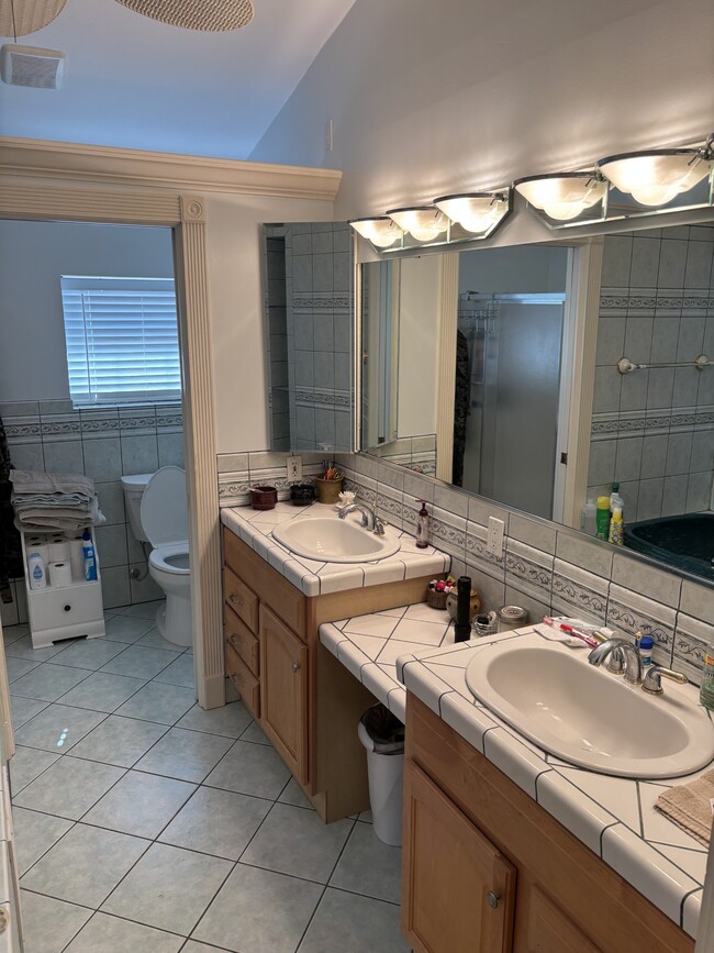 Building Photo - 36740 Shore Dr