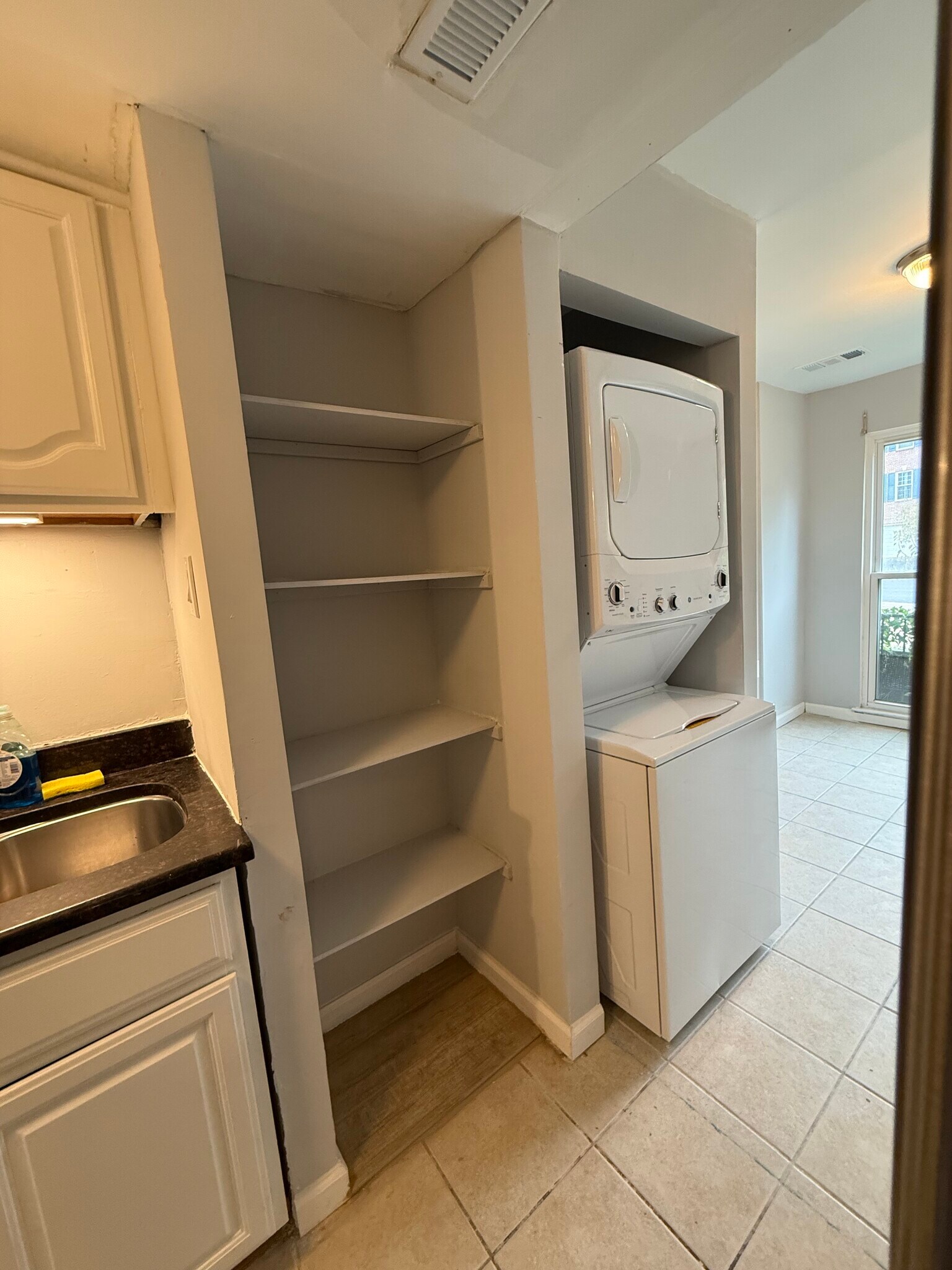 Building Photo - 238 Stevenson Sq