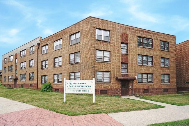 Building Photo - 2021-2027 W Atkinson Ave