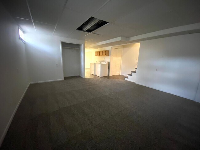 Building Photo - $1,500 | 3 Bedroom, 1 Bathroom Duplex | NO PETS | Available for an August 1st, 2026 Move In!