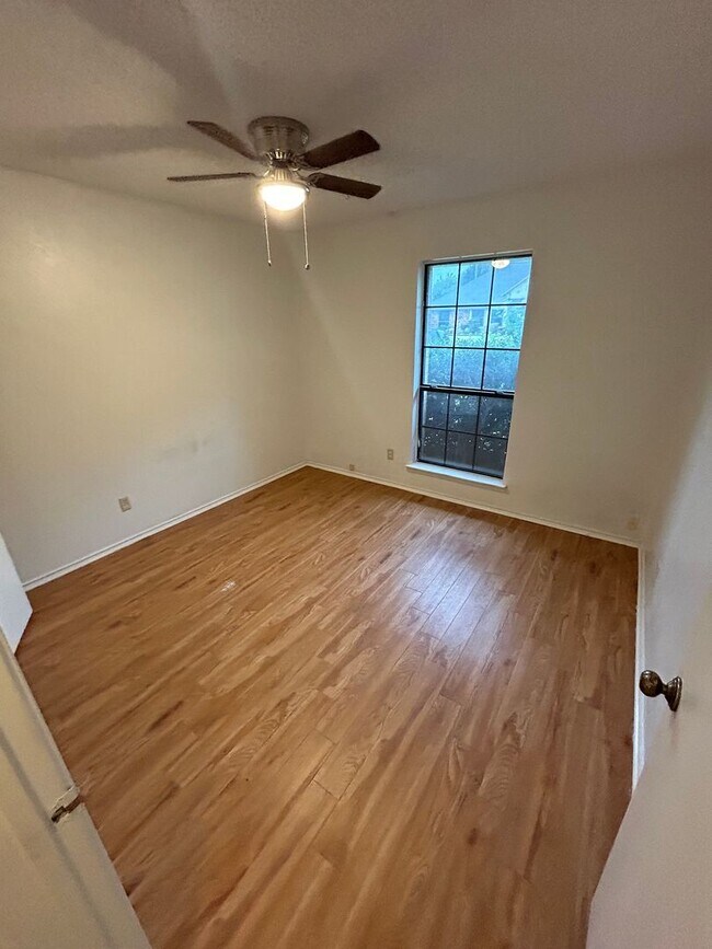 Building Photo - 3702 Bond St