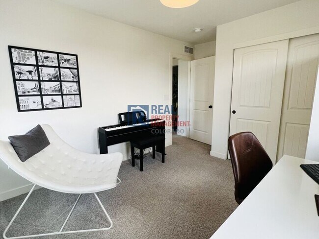 Building Photo - 2056 Sicily Cir