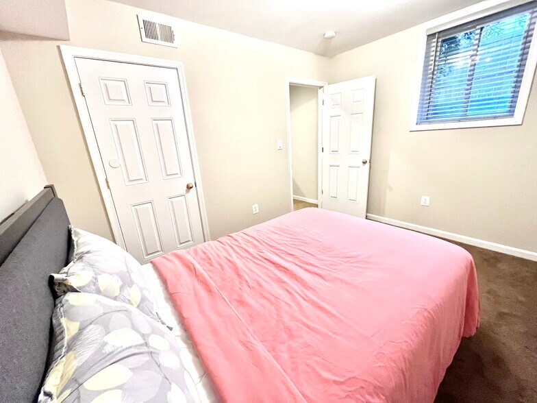 Building Photo - 3516 7th St N