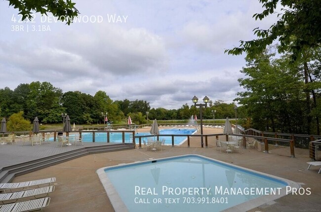 Building Photo - 4232 Devonwood Way