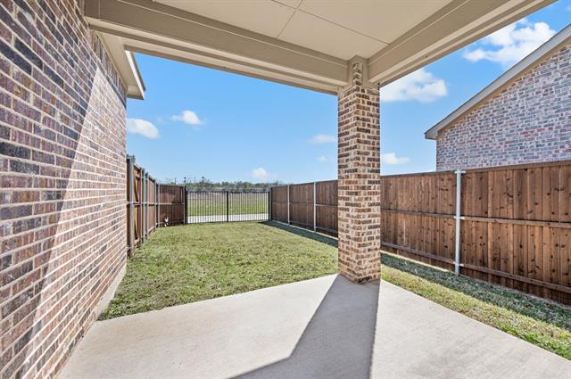 Building Photo - 1216 W Yarrow Ave