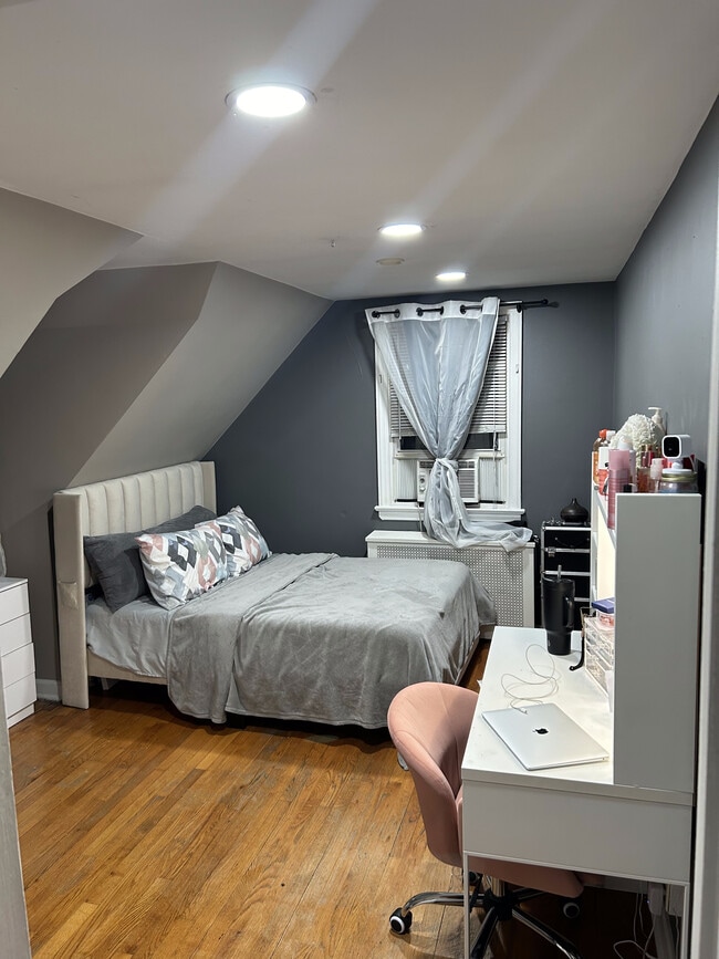 2nd bedroom - 1012 Main St