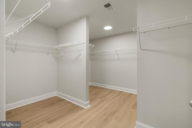 Building Photo - 9724 Centennial Meadows Ln