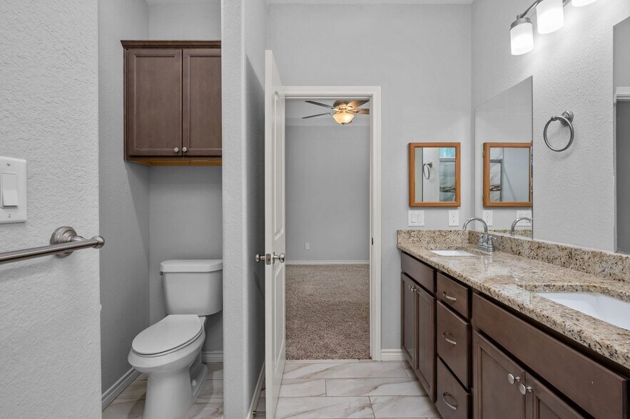 Building Photo - 1314 Antone St