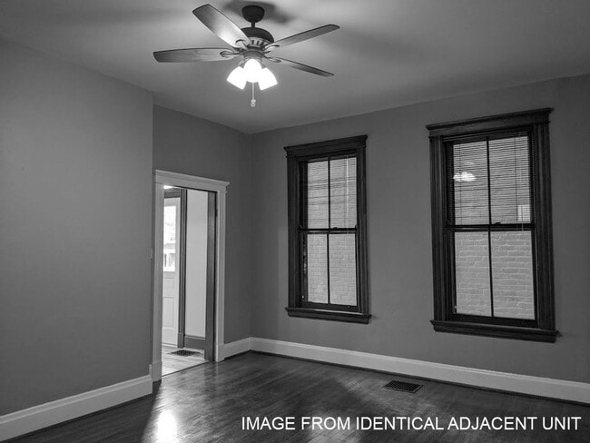 Building Photo - 2219 Scott St