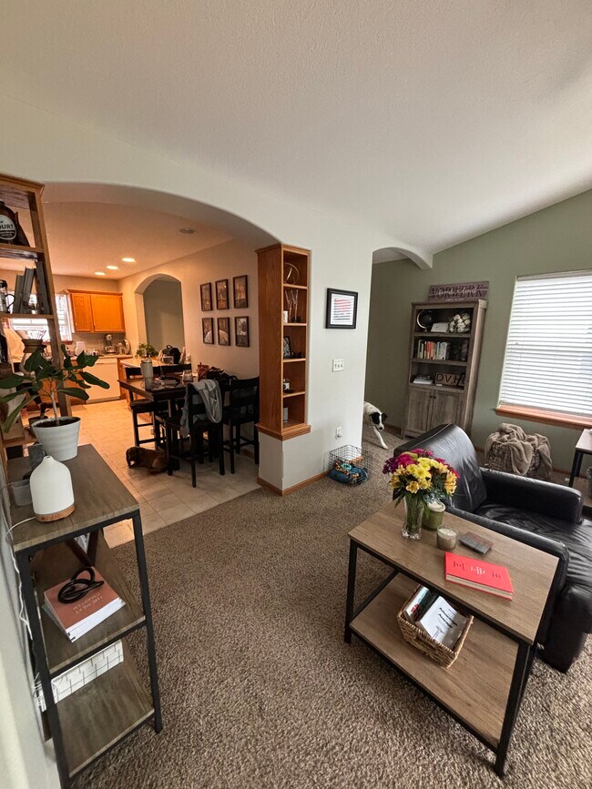 Building Photo - 1552 Deerfield Dr